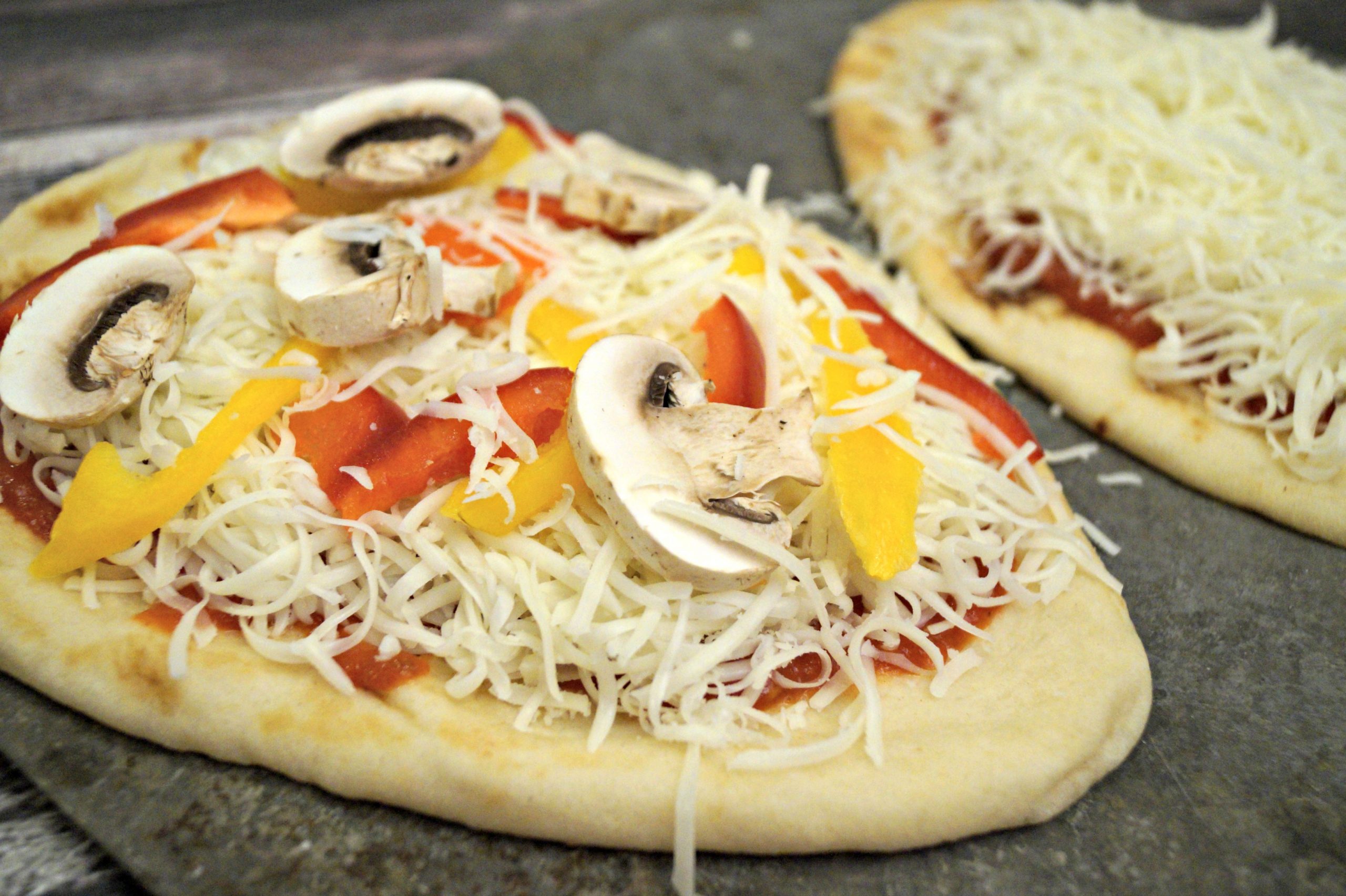 Easy Weeknight Dinner:  Flatbread Pizza